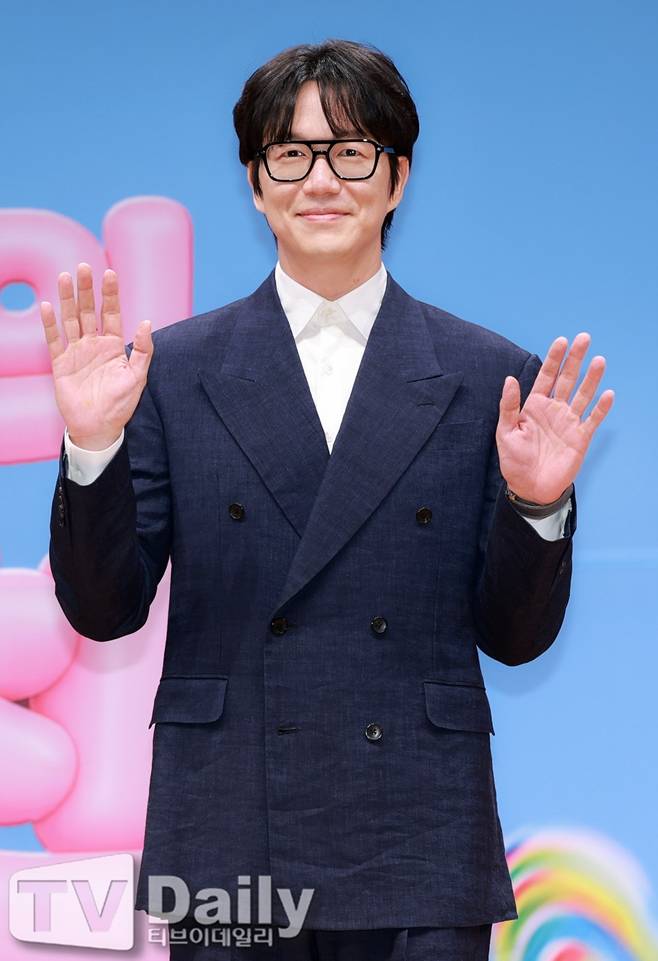 [잡담] '성시경의 고막남친' 성시경 "제목 논란? 관심 절박…많은 반성했다" [TD현장] | 인스티즈