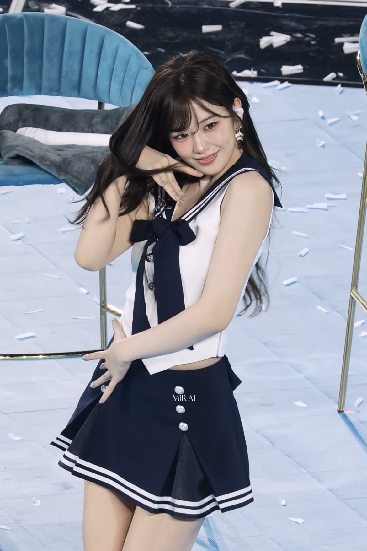 [잡담] 안유진 최근 스타일링중에 이게 제일 예쁜것같음 | 인스티즈