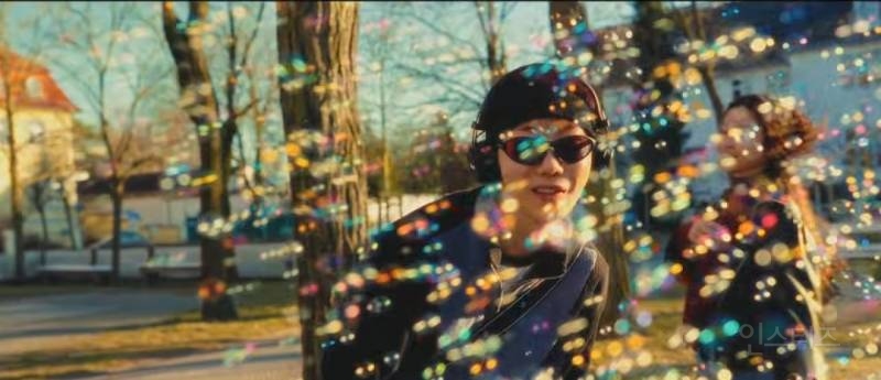 예술성 있게 잘뽑아냈다는 이번 뮤비.jpg | 인스티즈