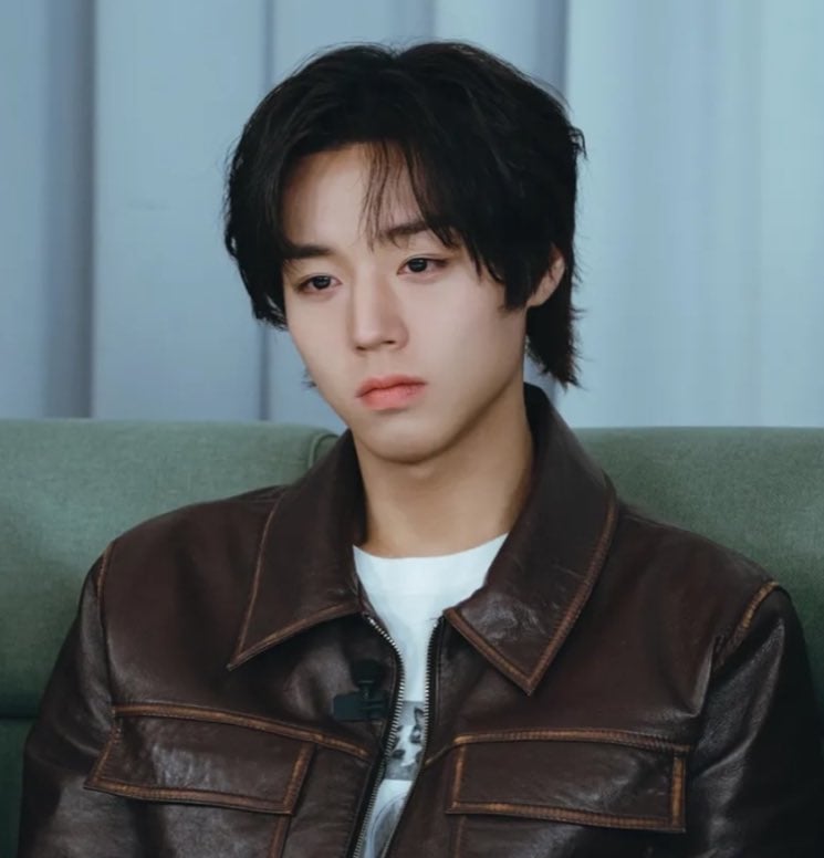 [잡담] 박지훈 얼굴이 너무 취향이라 힘들다 | 인스티즈