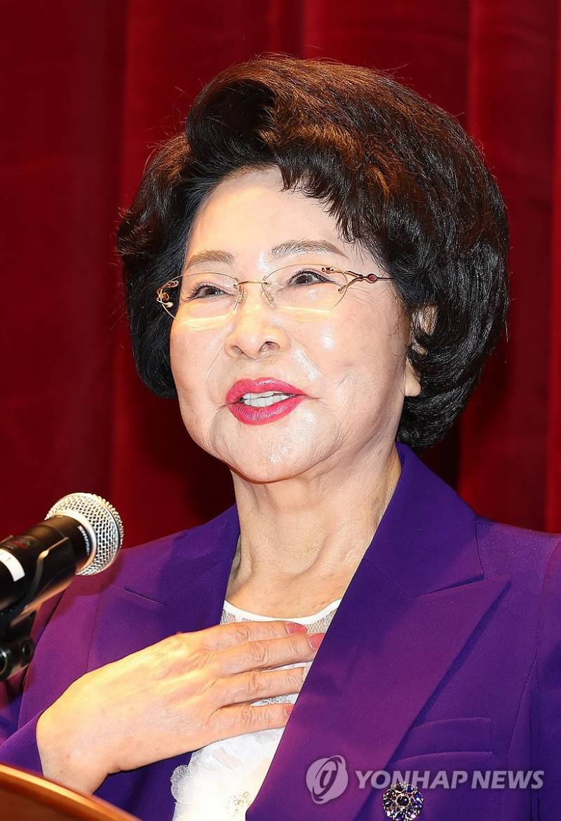 [잡담] 5년뒤 100살로 보임 vs 그 나이로 안보임 | 인스티즈