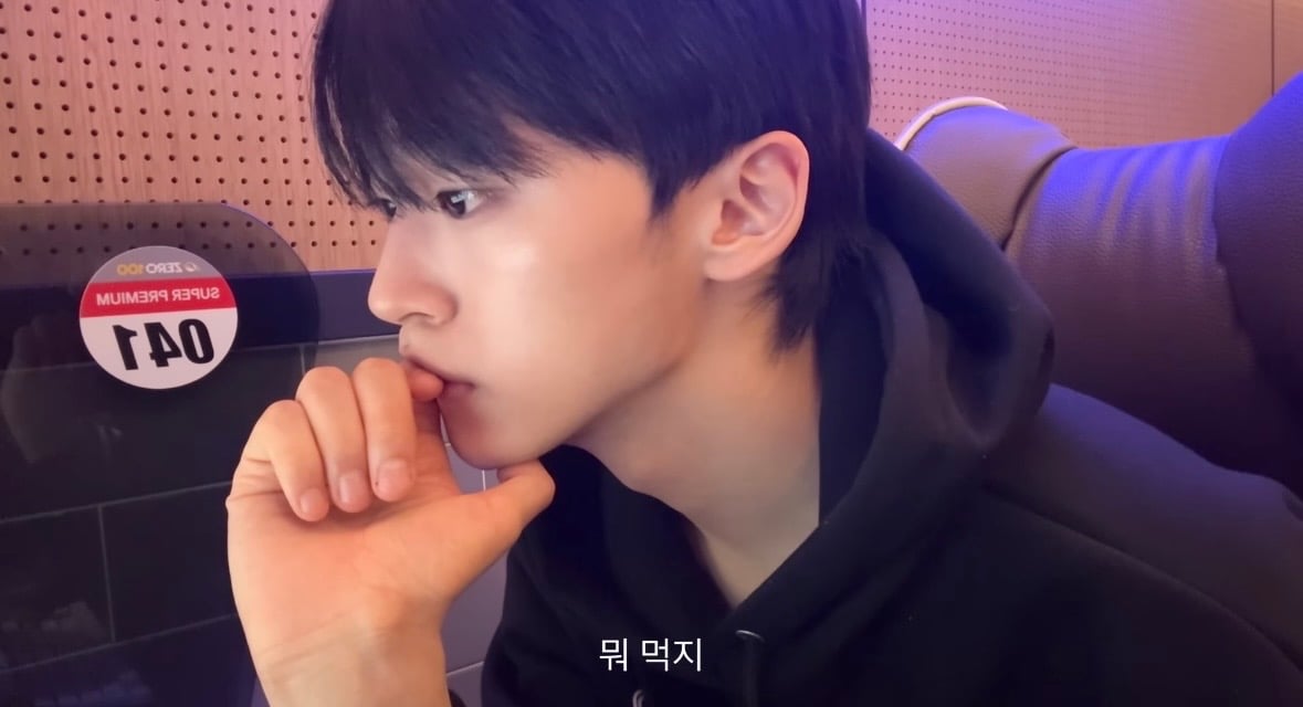[잡담] 이사람 진짜 아이돌같이 생겼어.... | 인스티즈