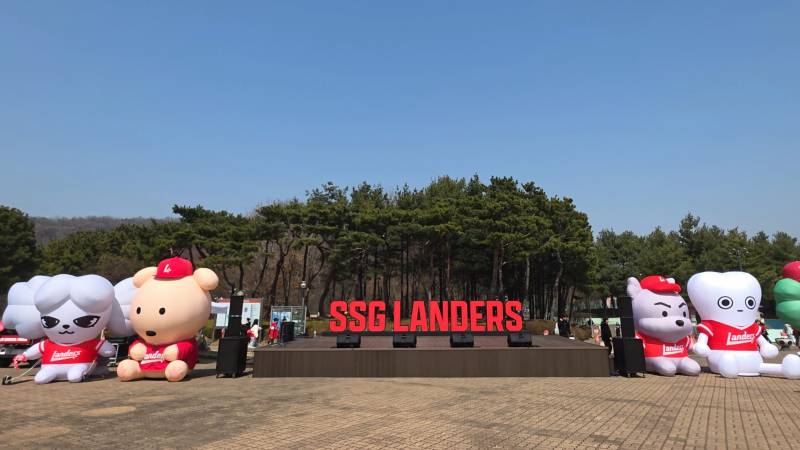 [잡담] 광장에 깜자까지 있는거 좋았어 | 인스티즈