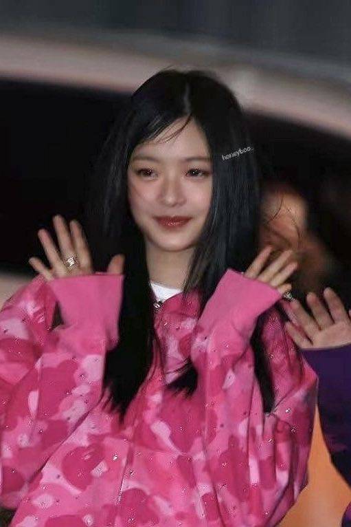 [잡담] 이런 얼굴 남자들한테 수요 있는 얼굴일까? | 인스티즈