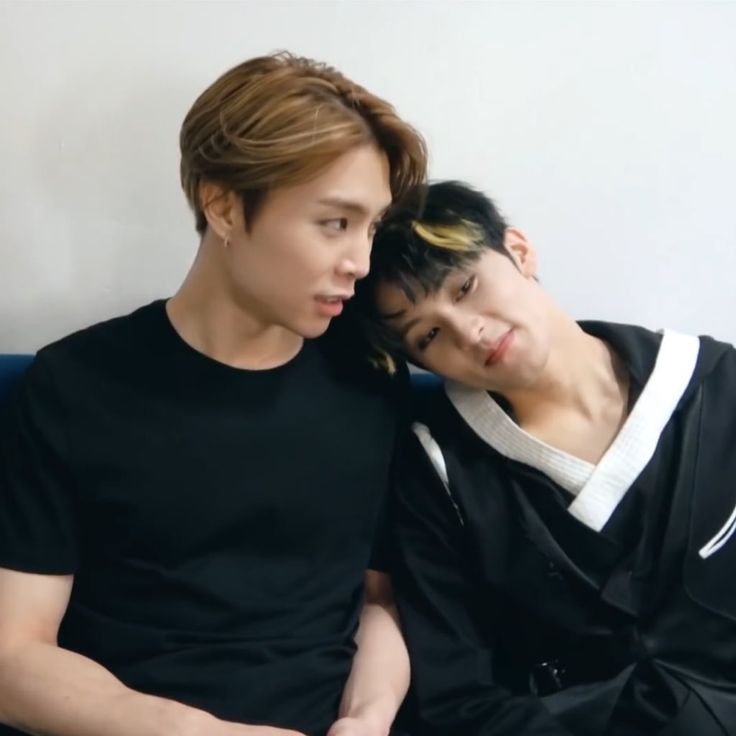 [잡담] 하 오늘 드림쇼 쟈니랑 마크 보고 가슴에 국밥 쏟음 | 인스티즈