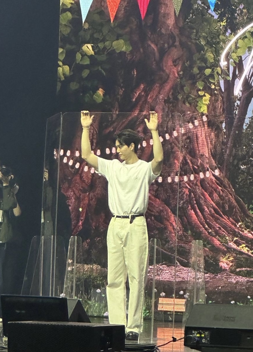 [잡담] 송강 팬미팅 때인 거 같은데 뭐하는 걸까 이거 | 인스티즈