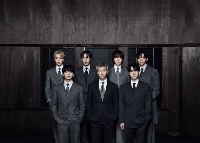 [정보/소식] '아리랑' 방탄소년단, '빌보드 200' 7번째 1위…美·英 앨범차트 정상 (종합) | 인스티즈