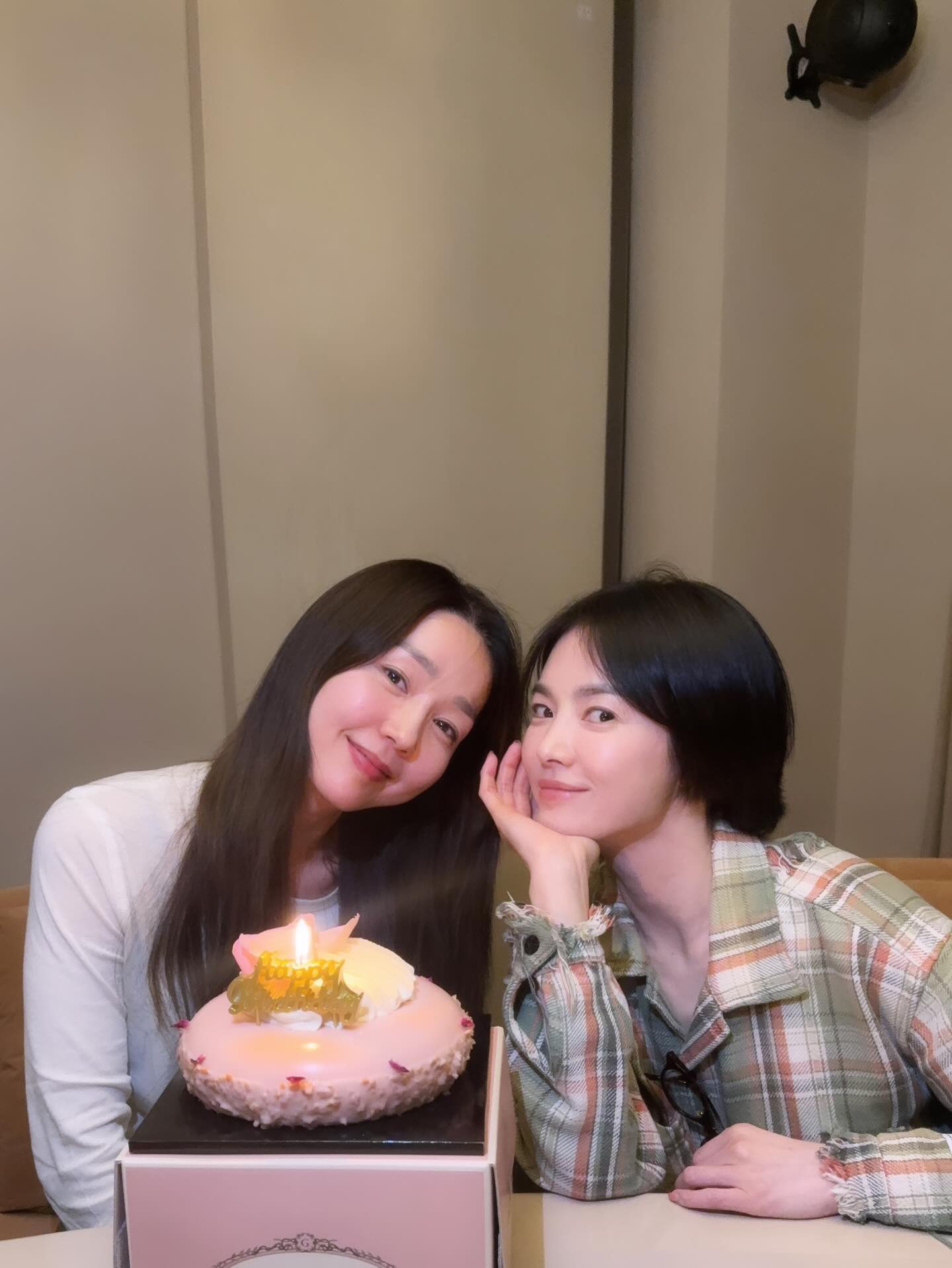 [잡담] 송혜교) 260327 송혜교 인스타 업뎃 | 인스티즈