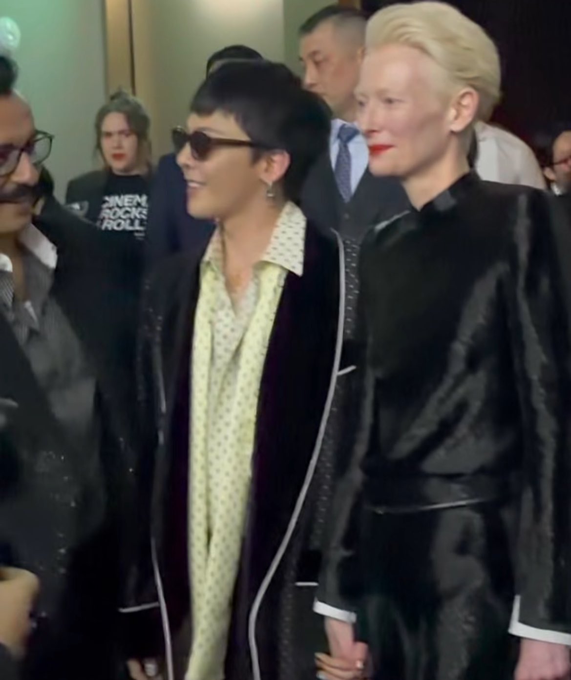 [잡담] 지디 완전 유학갔다온 아들래미같은데 ㅋㅋㅋㅋㅋㅋ | 인스티즈