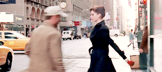 메릴 스트립 & 앤 해서웨이 <악마는 프라다를 입는다2> 내한 확정 기념 짤털.gif | 인스티즈