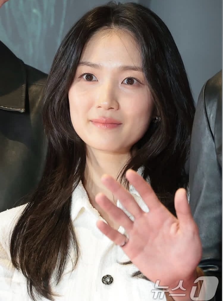 [잡담] 김혜윤 살목지 뷥시 포토월 | 인스티즈