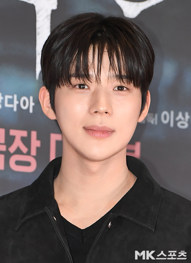 [잡담] 살목지 시사회 포토월에서 우는 문상민 | 인스티즈