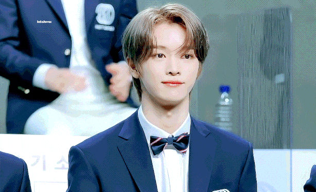[잡담] 성찬이 엥시리 시절 짤들 보는데 애기였네ㅋㅋㅋ | 인스티즈