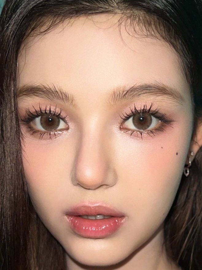 [잡담] 와 다니엘 이 짤 진짜 인형 같다.. | 인스티즈