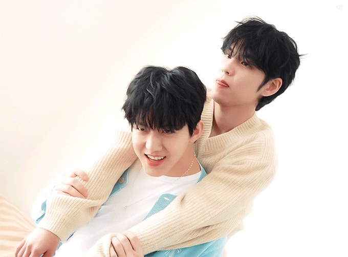 [잡담] 데이식스 나이 체계 잡힌 게 진짜 지들 멋대로라 웃김 | 인스티즈