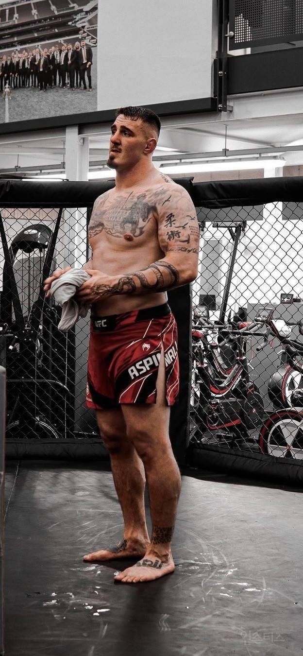 195cm에 125kg라는 운동선수 몸매 체감.jpg | 인스티즈