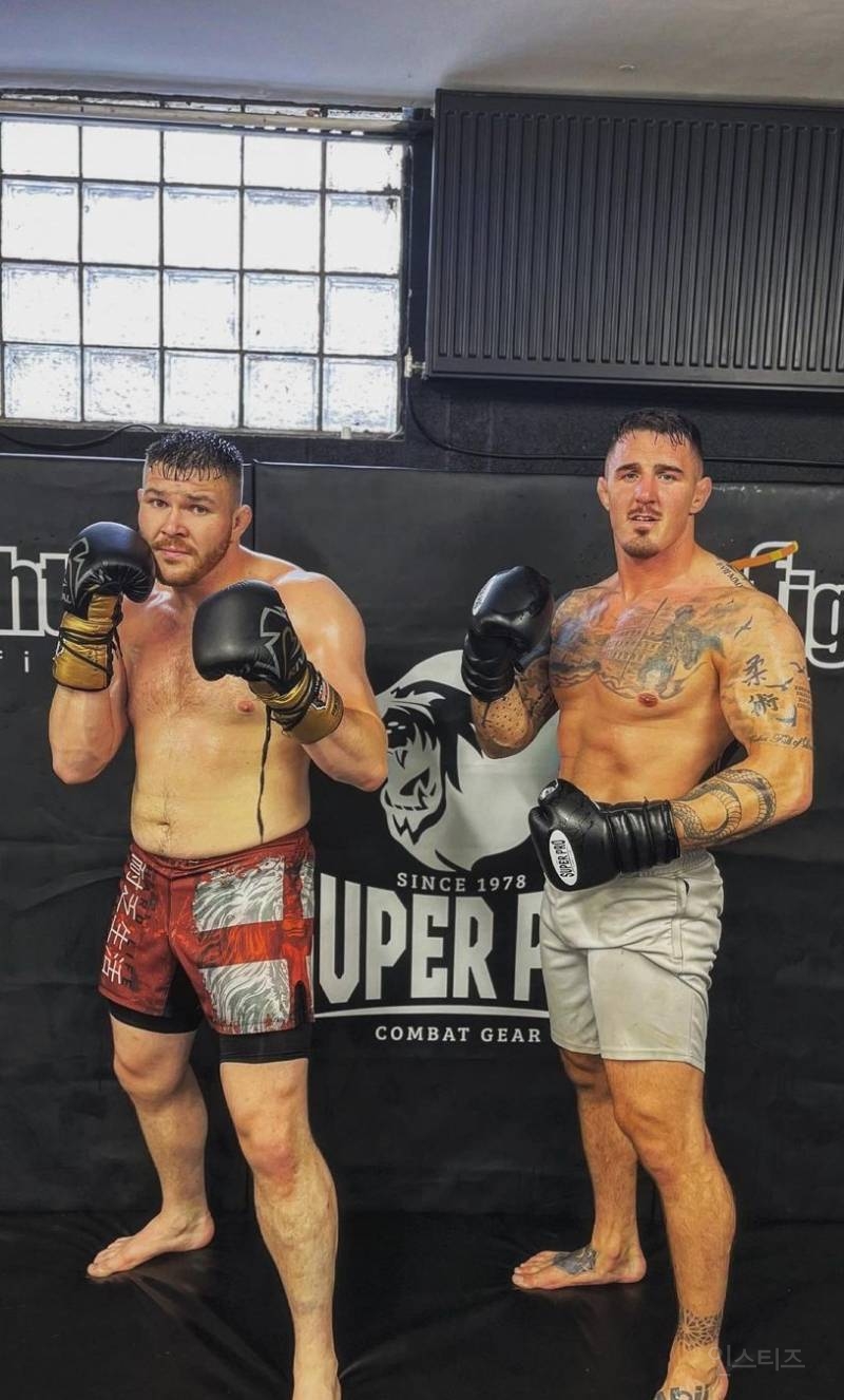 195cm에 125kg라는 운동선수 몸매 체감.jpg | 인스티즈