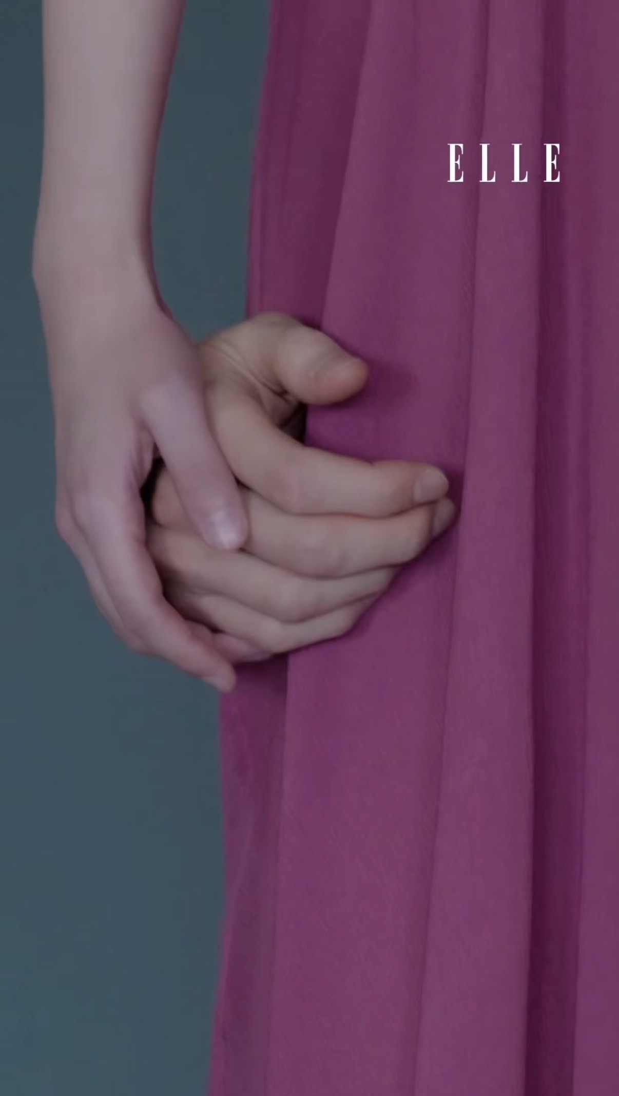 [잡담] 대군부인) 둘다 하얀데 톤이 다르게 하얌.... | 인스티즈