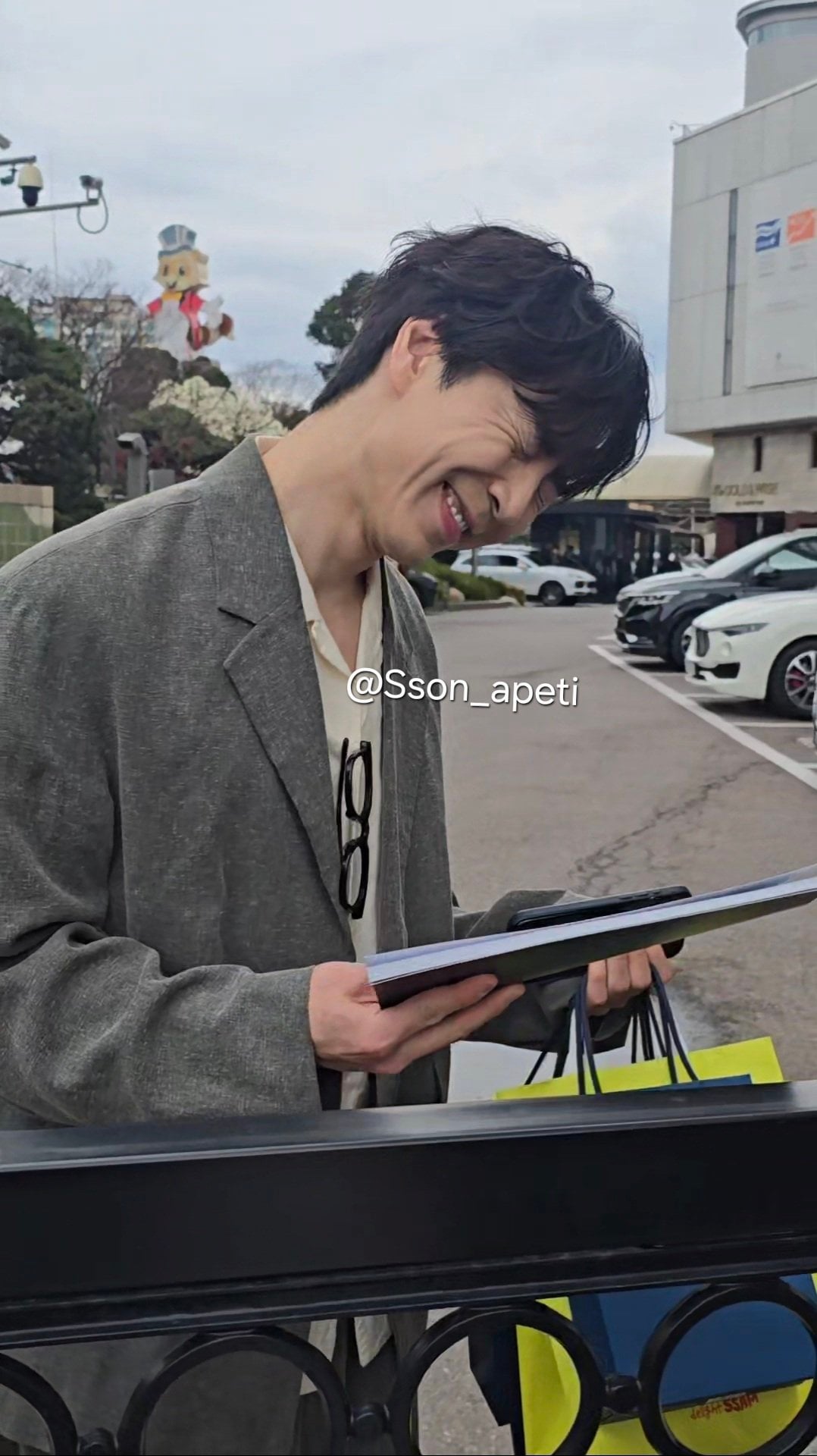 [잡담] 손종원 퇴근길엔 안경 벗고 나옴........ | 인스티즈