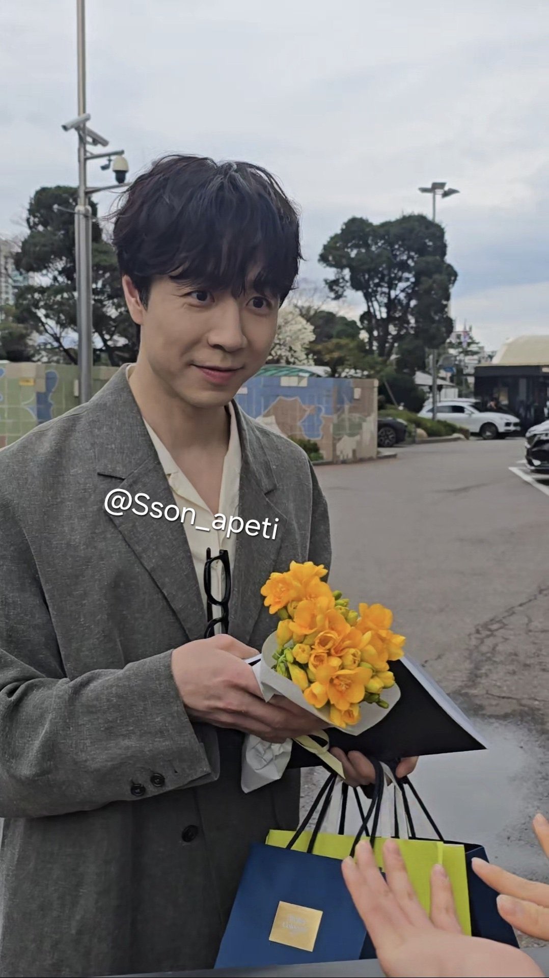 [잡담] 손종원 퇴근길엔 안경 벗고 나옴........ | 인스티즈