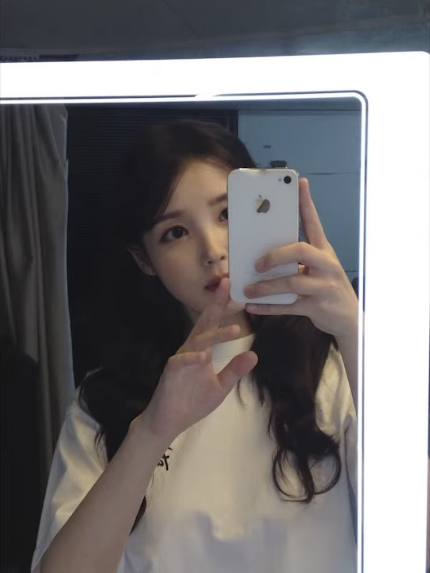 [잡담] 아니 아이유 ㄹㅇ 그대론데 | 인스티즈