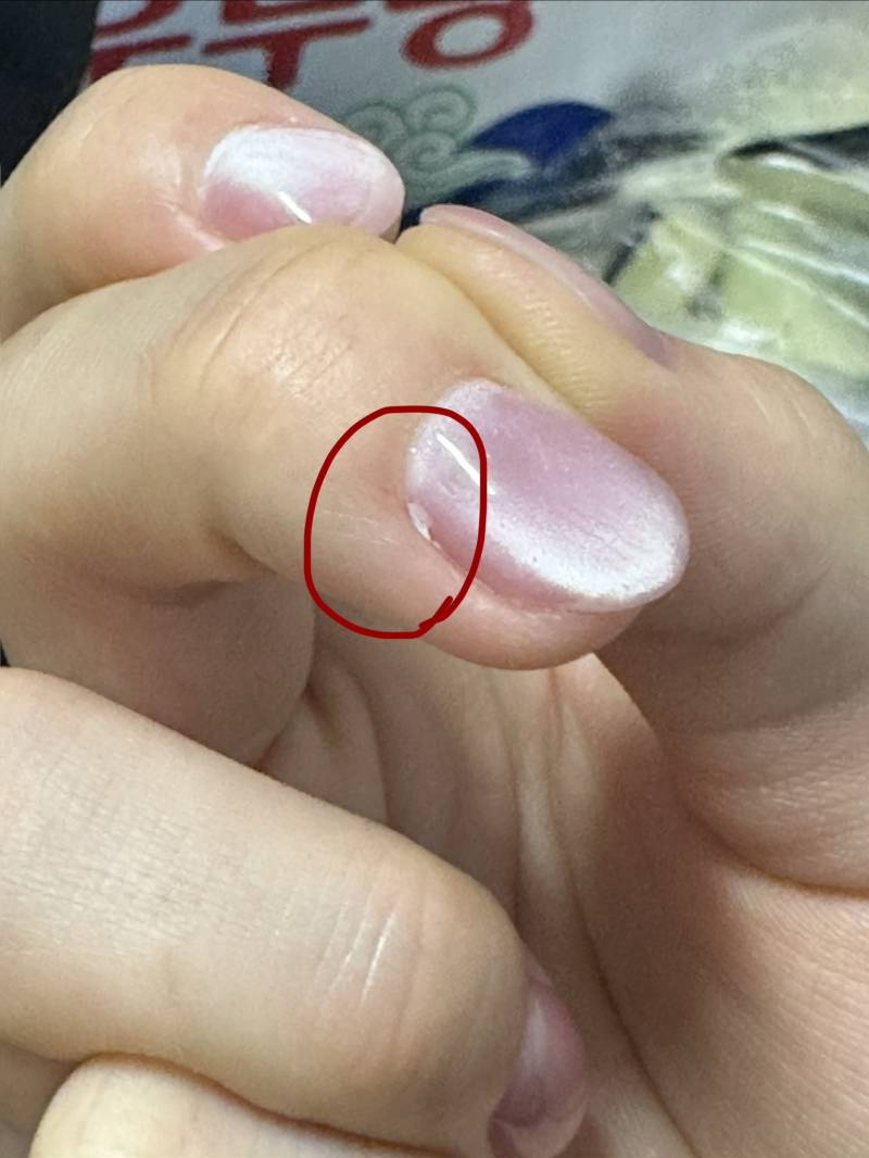 [잡담] 생애 첫 네일받앗구 이러면 너네라면 AS받어!? | 인스티즈