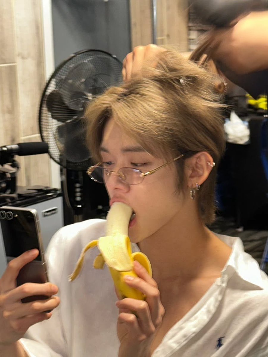 [잡담] 툽연준 인스타에 올라온 사진이랑 웨이보에 올라온 사진 차이 봐 | 인스티즈