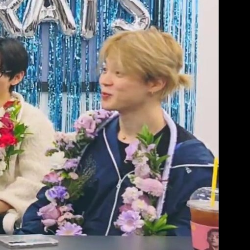 [잡담] 방탄 지민이 아까 낮에 라방땐 작고 귀여웠는데 | 인스티즈