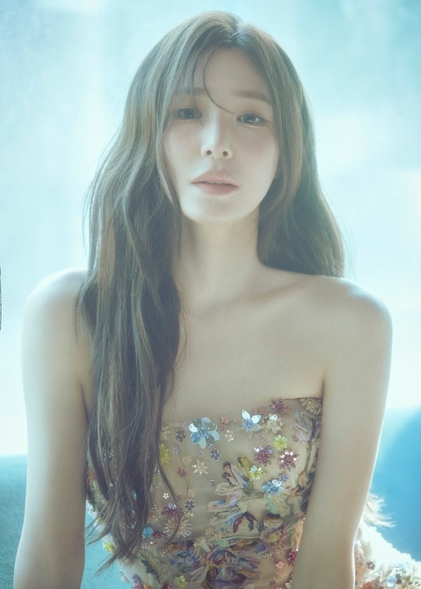 [잡담] 소녀시대 티파니 영, PMG와 전속계약 "솔로 10주년 앨범 준비 중" | 인스티즈