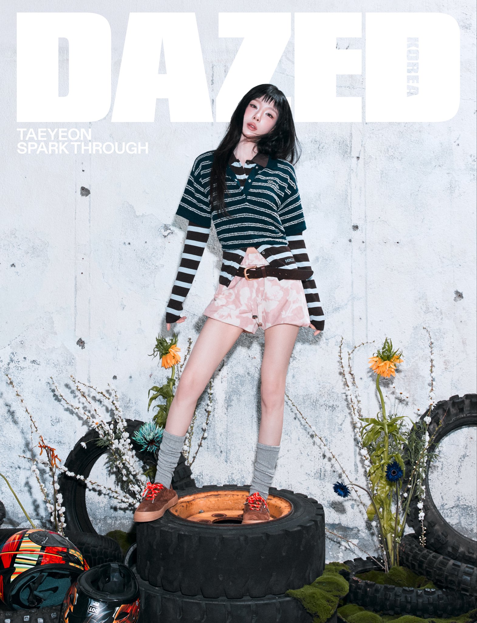 [잡담] 태연언니 화보 찍은거 살건데 뭐 살까 고민돼(골라줘!) | 인스티즈