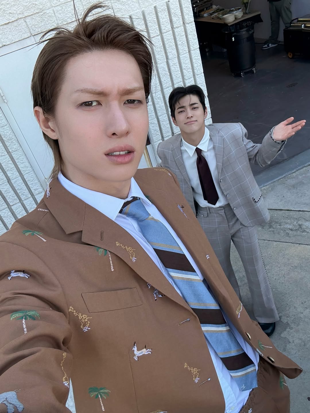 [잡담] 코르티스 아빠양복 입은거 같음 | 인스티즈