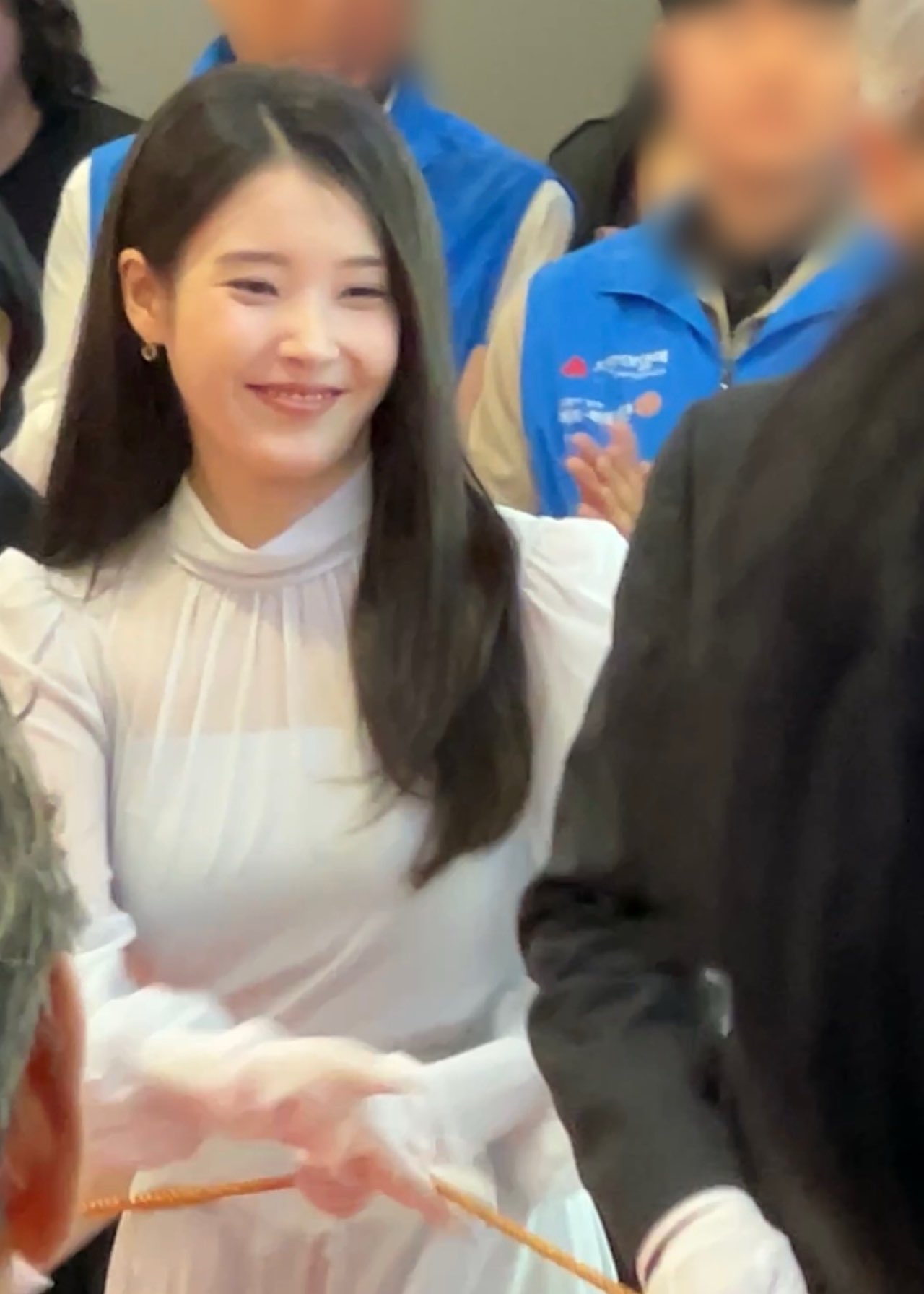 [잡담] 아이유) 260402 우리은행 창립25주년 기념행사 참석한 아이유 | 인스티즈