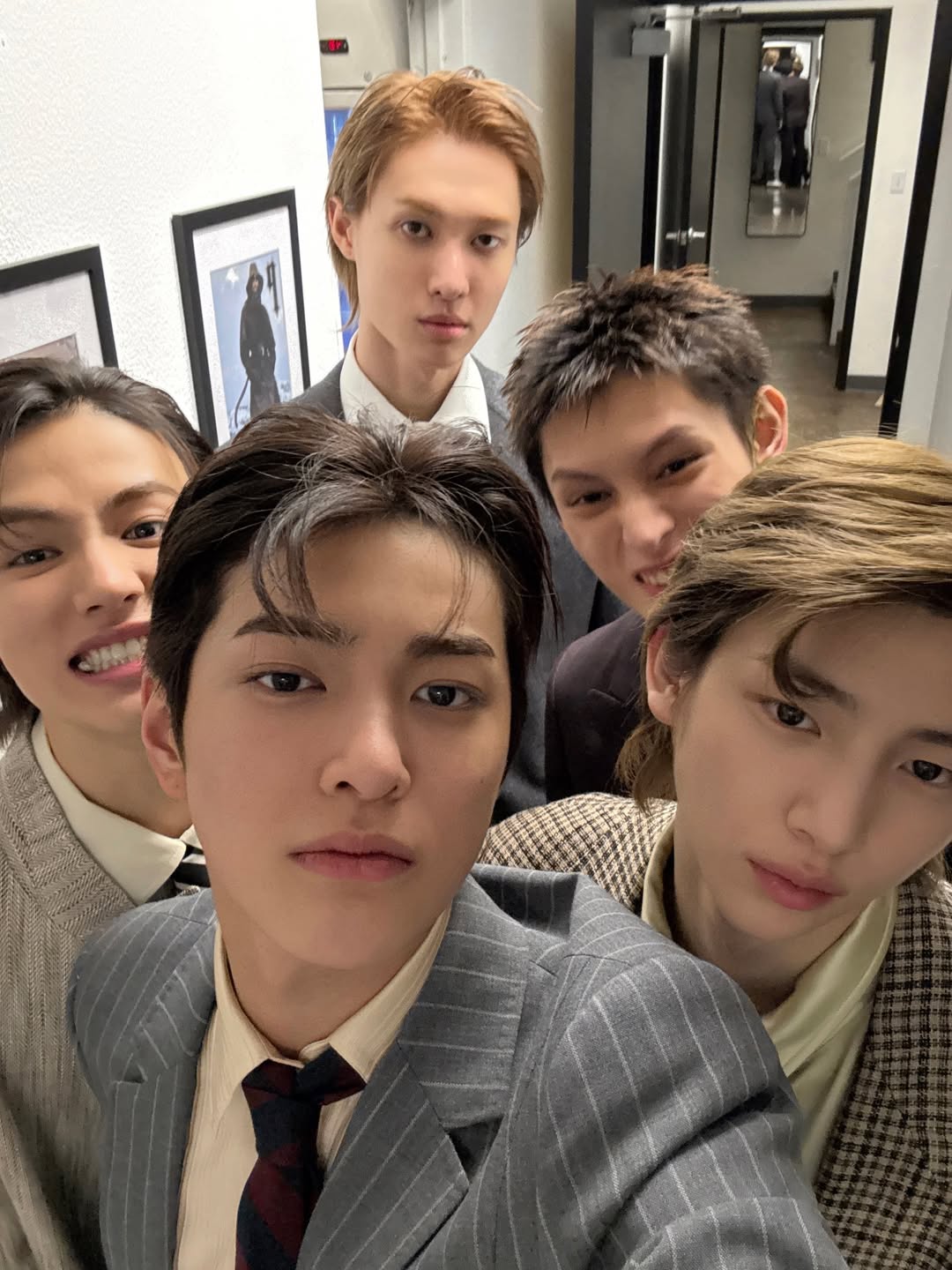 [잡담] 코르티스 아빠양복 입은거 같음 | 인스티즈