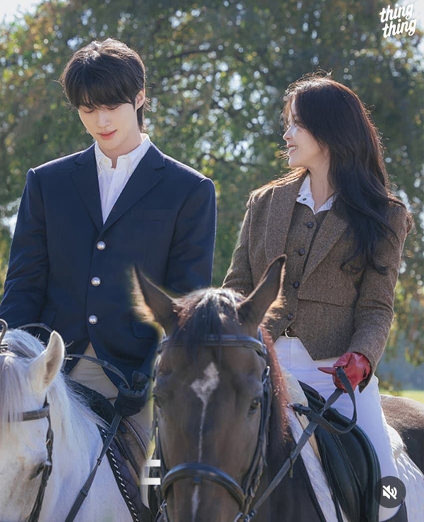 [잡담] 대군부인) 오늘 뜬 스틸 가까이 붙인 거 ❤️💙 | 인스티즈