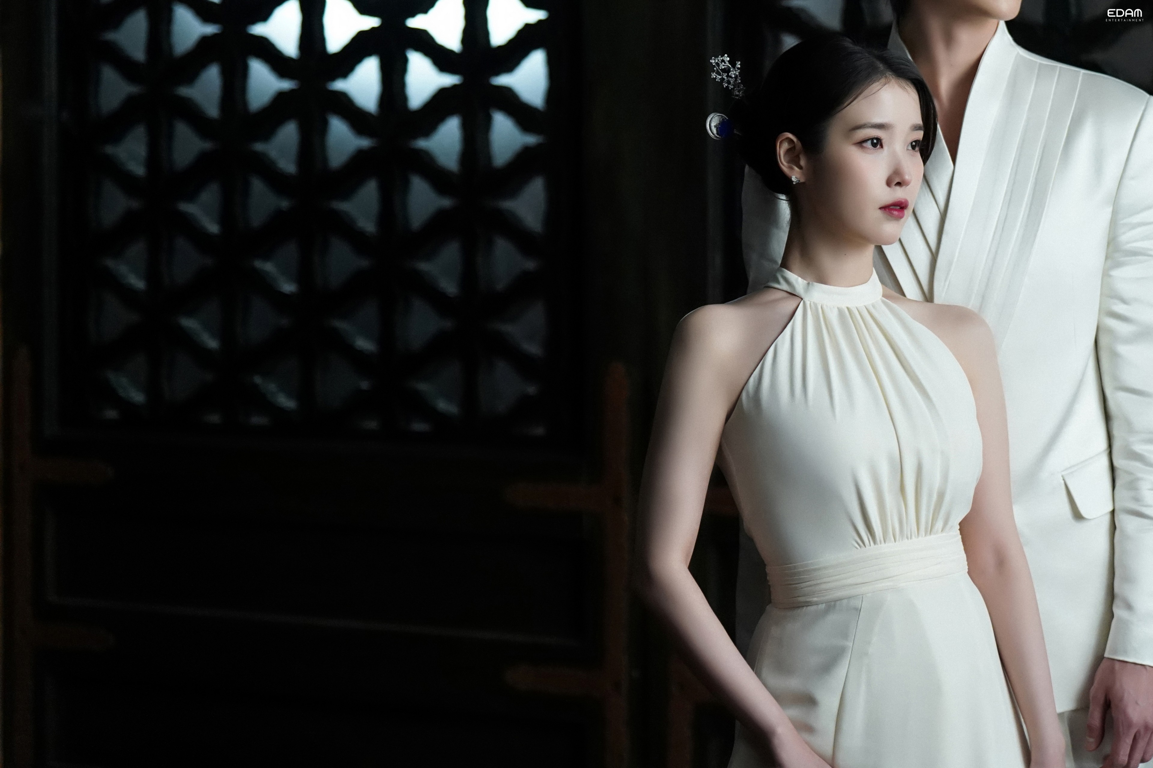 [잡담] 아이유) 소속사 블로그 대군부인 사진 모음집 | 인스티즈