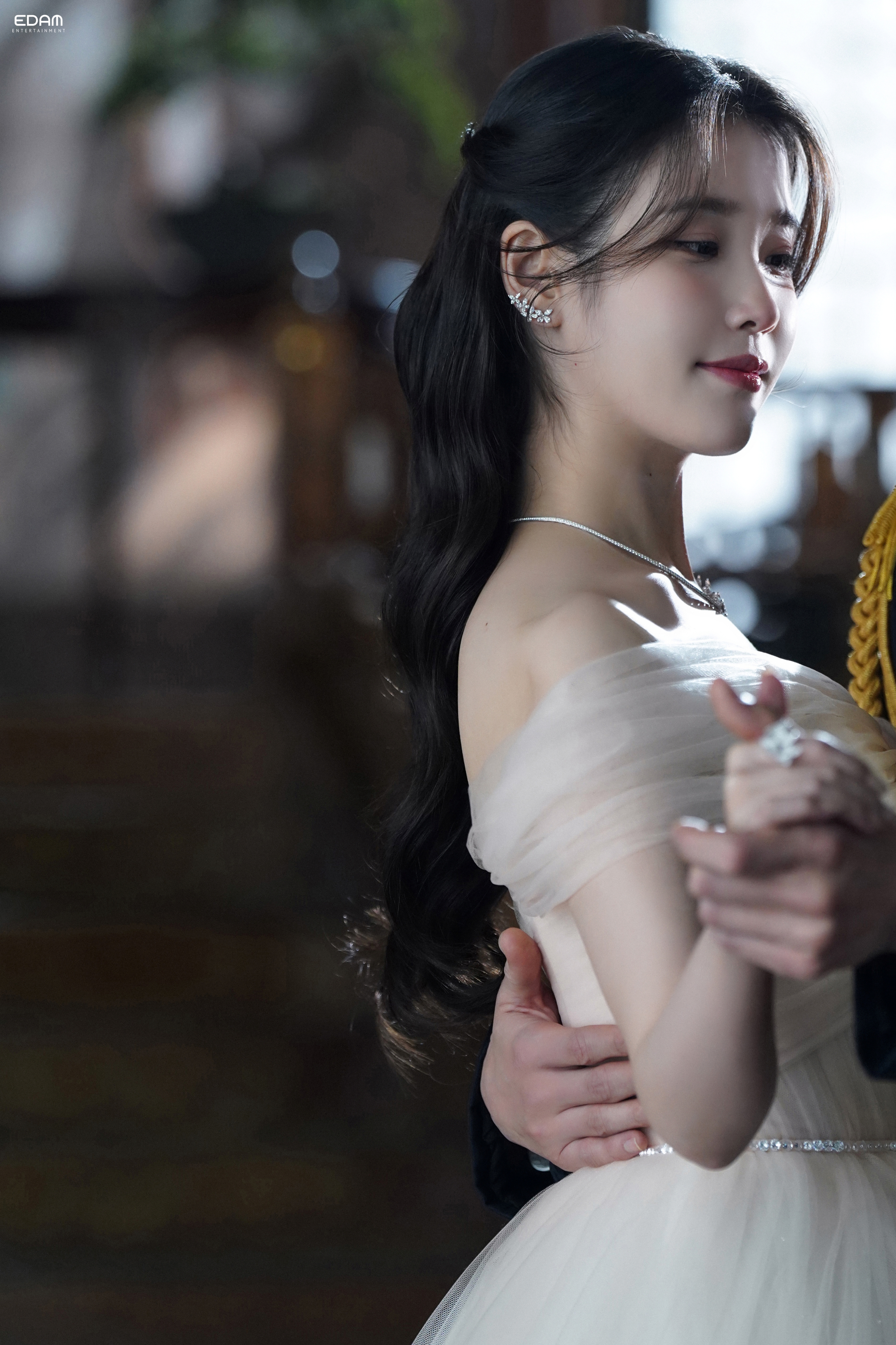 [잡담] 아이유) 소속사 블로그 대군부인 사진 모음집 | 인스티즈