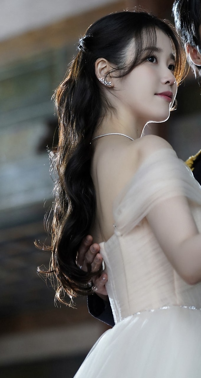 [잡담] 대군부인) 아니...아이유 진짜 뭐야 | 인스티즈