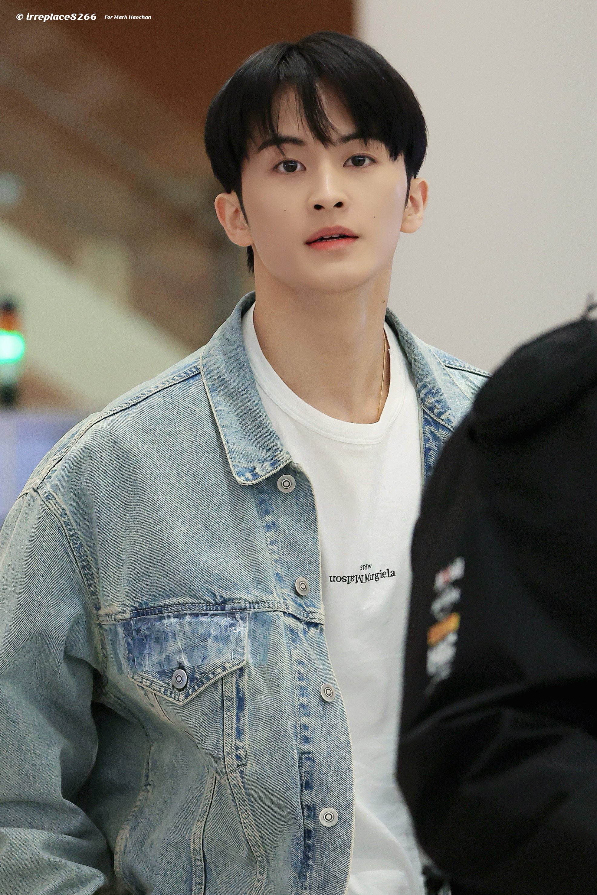 [잡담] 260402 공항 입국한 마크 | 인스티즈