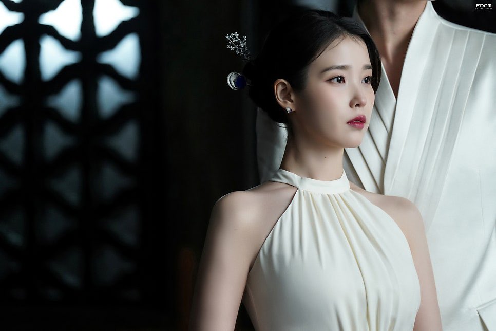 [잡담] 대군부인) 아니...아이유 진짜 뭐야 | 인스티즈
