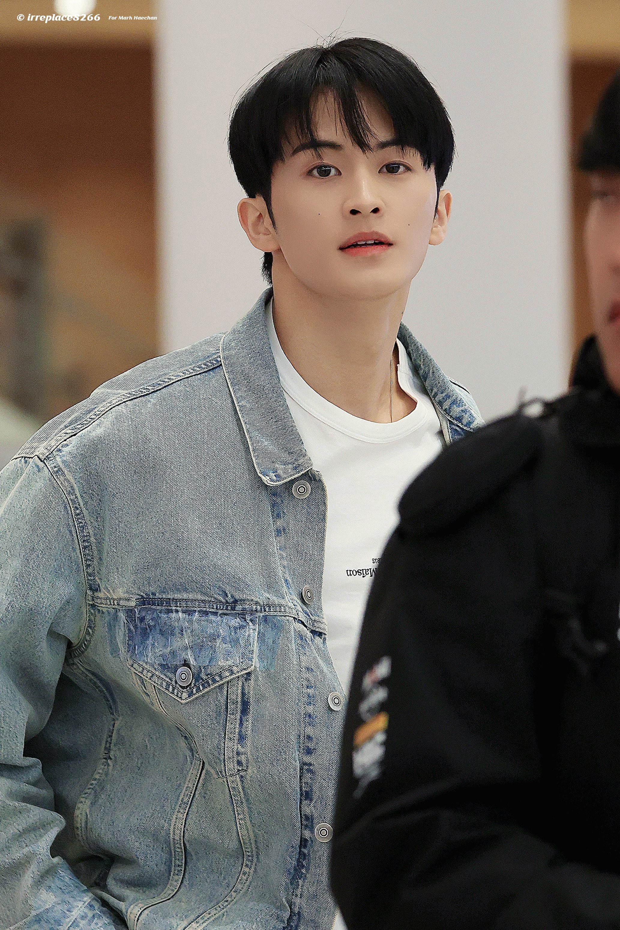 [잡담] 260402 공항 입국한 마크 | 인스티즈