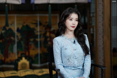 [잡담] 아이유) 얼굴로 팬들 기살려주는 어제자 아이유 떡밥들 | 인스티즈
