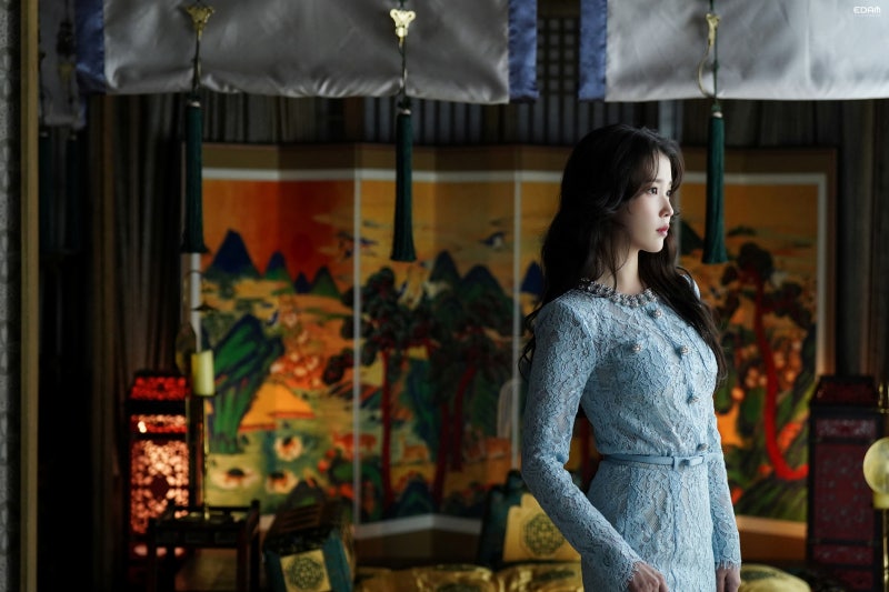 [잡담] 아이유) 얼굴로 팬들 기살려주는 어제자 아이유 떡밥들 | 인스티즈