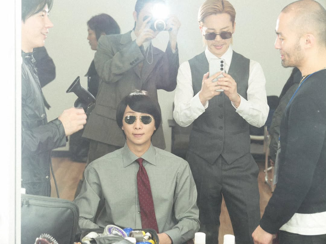 [잡담] 방탄 수염이랑 가발 직찍으로 보니 더 충격적임ㅋㅋㅋ | 인스티즈