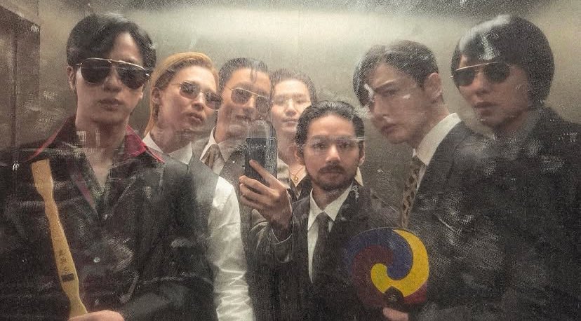 [잡담] 방탄 수염이랑 가발 직찍으로 보니 더 충격적임ㅋㅋㅋ | 인스티즈