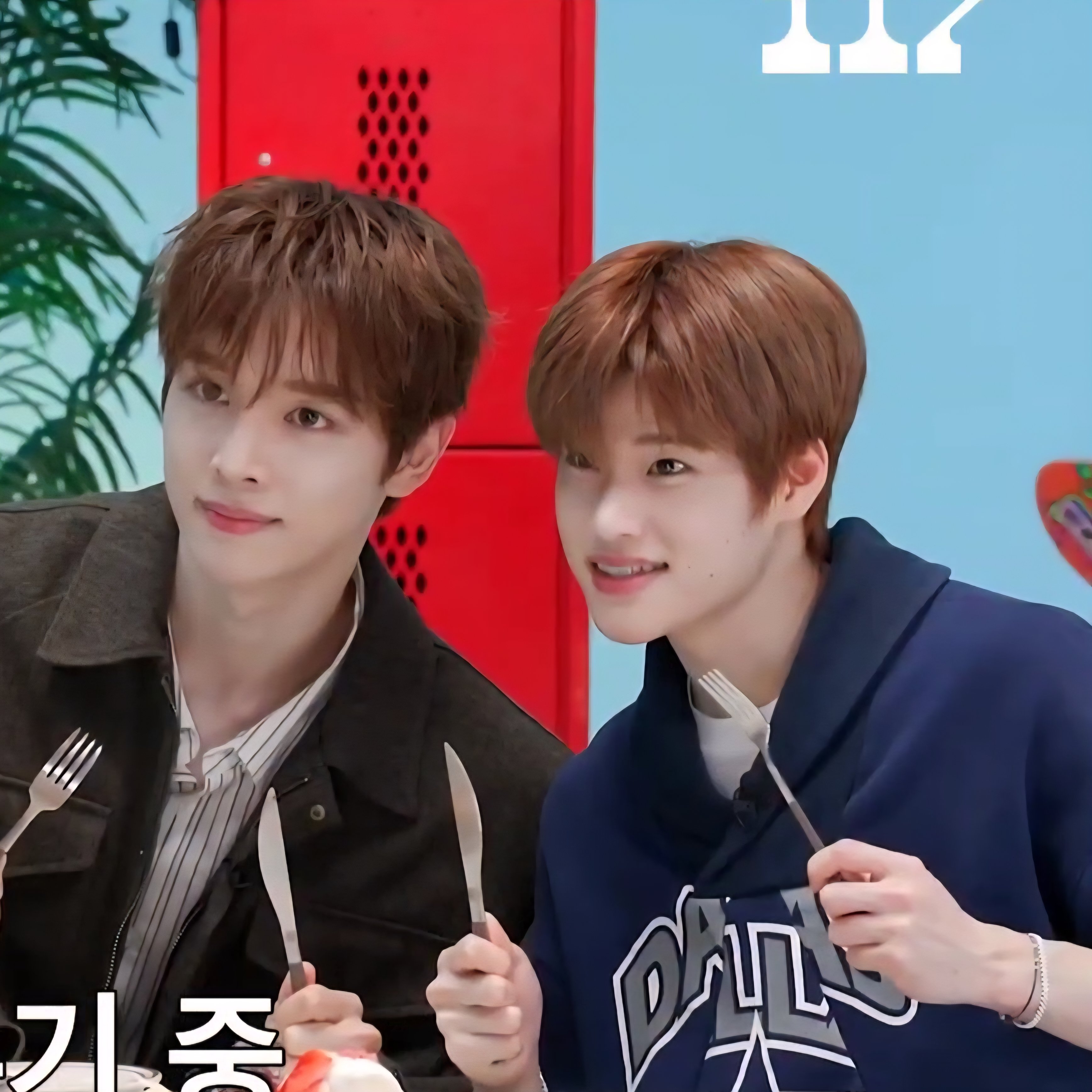 [잡담] 성찬 소희 밤똘즈 투샷 이스샷예쁘다 | 인스티즈