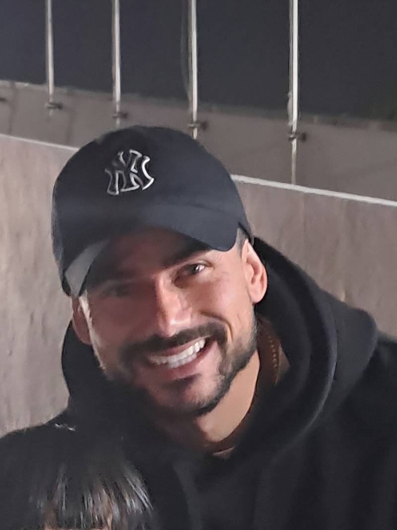 [잡담] 저 이분 누군지 아시나요? | 인스티즈