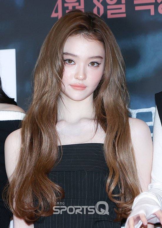 현재 sns에서 논란중인 미야오 엘라 입술..JPG | 인스티즈
