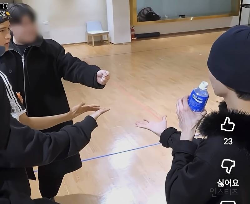 다인원 아이돌이 저녁 메뉴 정하는방법.jpg | 인스티즈