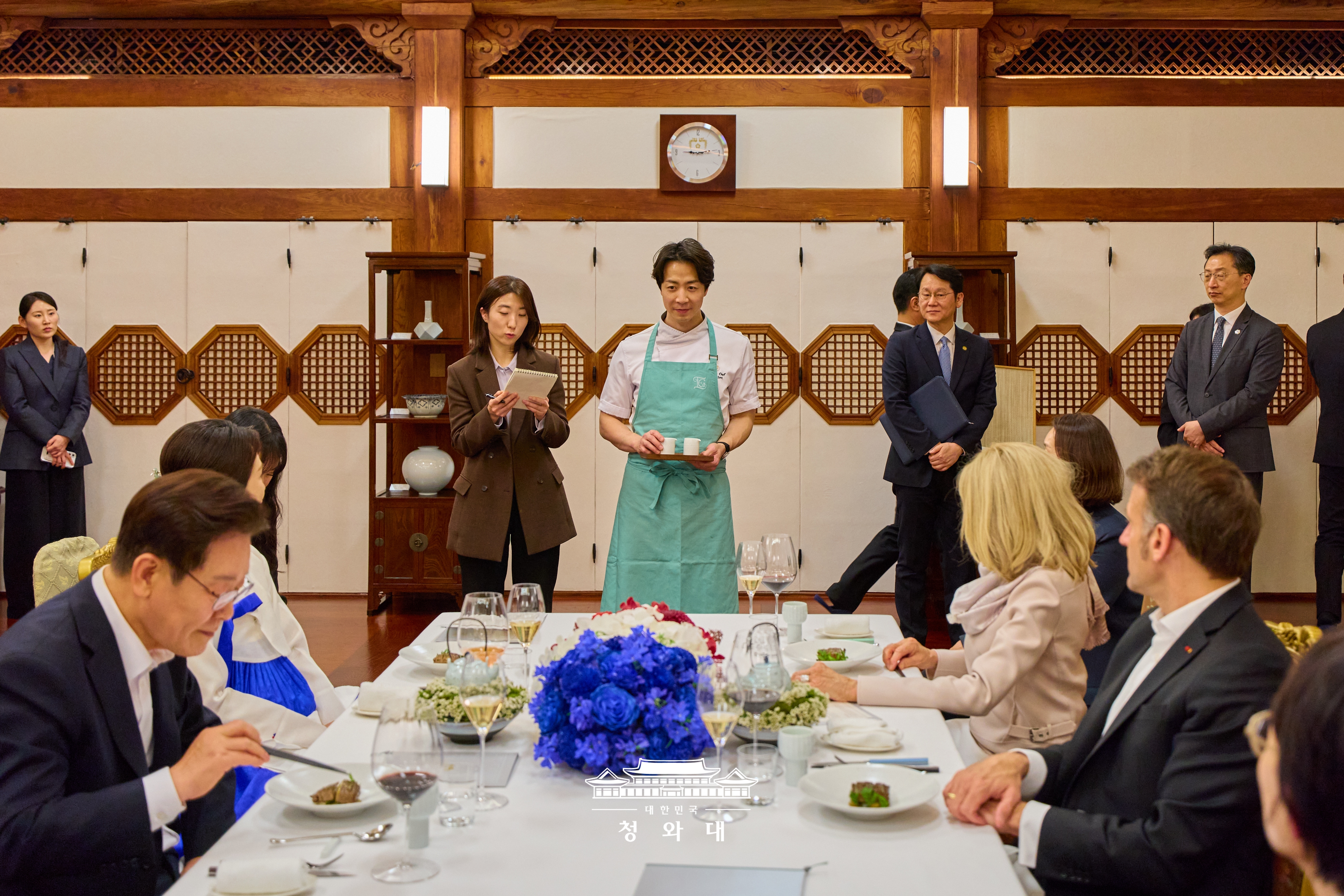 [잡담] 청와대 로고 박힌 손종원 ◜◡◝ | 인스티즈