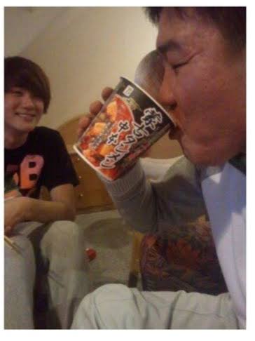 [잡담] 디폴트로 눈빛에 서사 있는 애들 개웃김ㅋㅋㅋ | 인스티즈